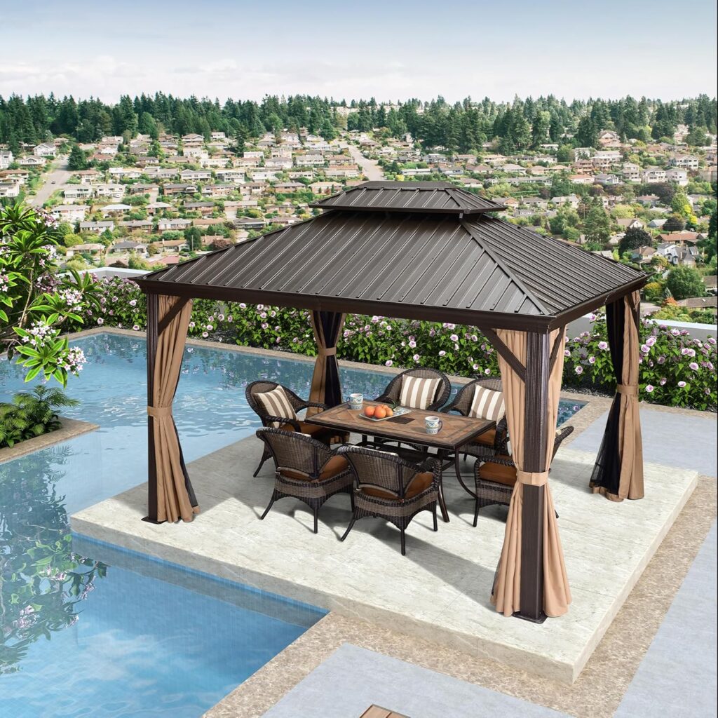 Tonnelle Purple Leaf et son design placé à côté d'une piscine